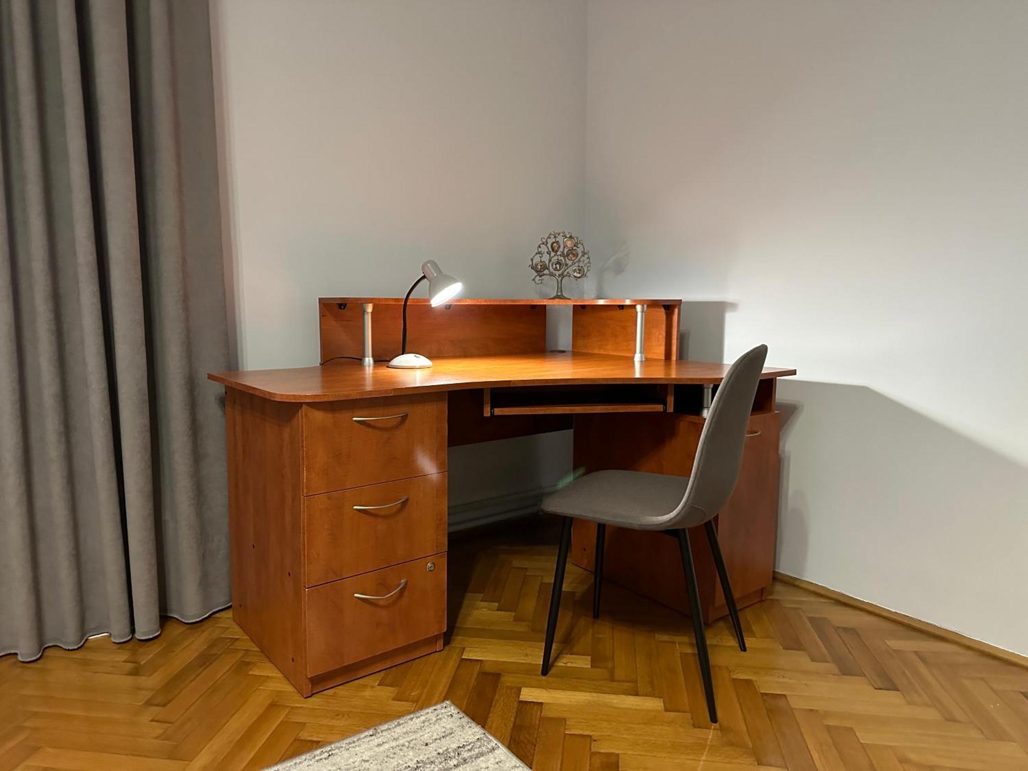 Apartment простора поряд чну